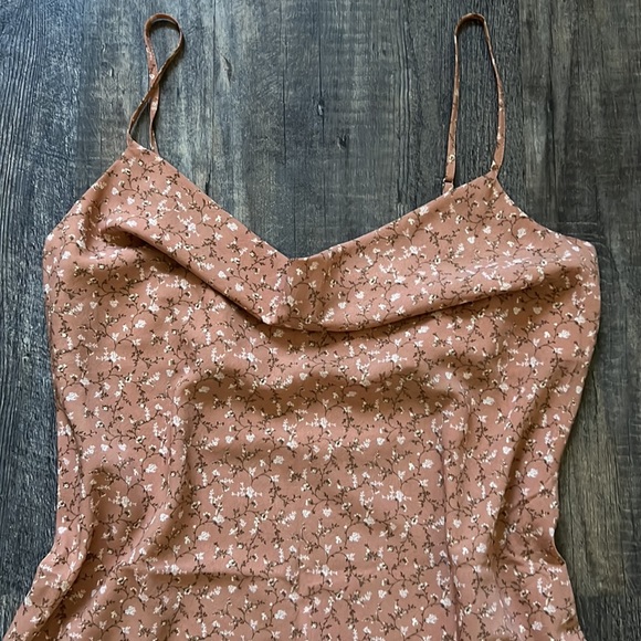 Silky floral dress (peach color) - Picture 2 of 2